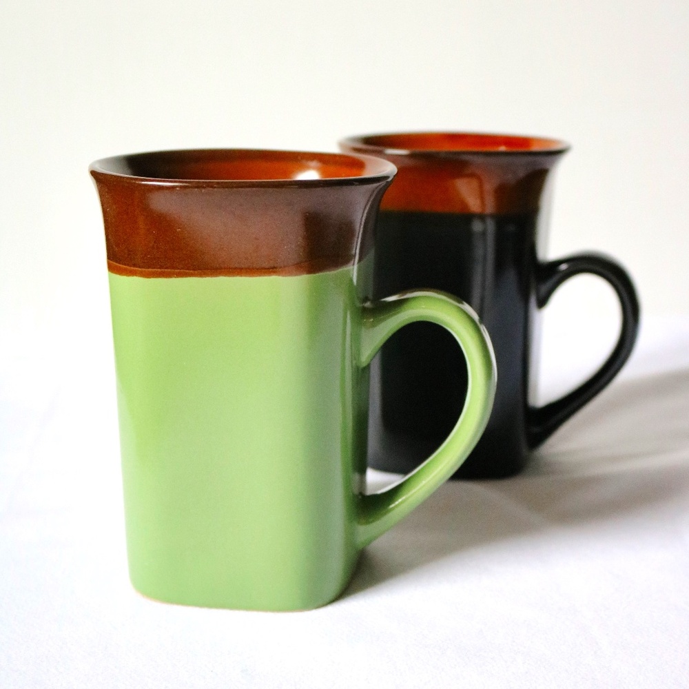 Set of Two (2) Royal Norfolk Tea Mugs Coffee Cups Green and Black Stoneware